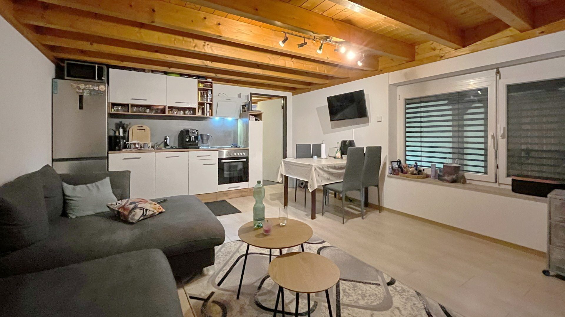 Immobilienangebot - Teningen / Köndringen - Wohnen & Investment & Rest - Bieterverfahren: Winzerhof mit großem Grundstück und Weinstube in Köndringen