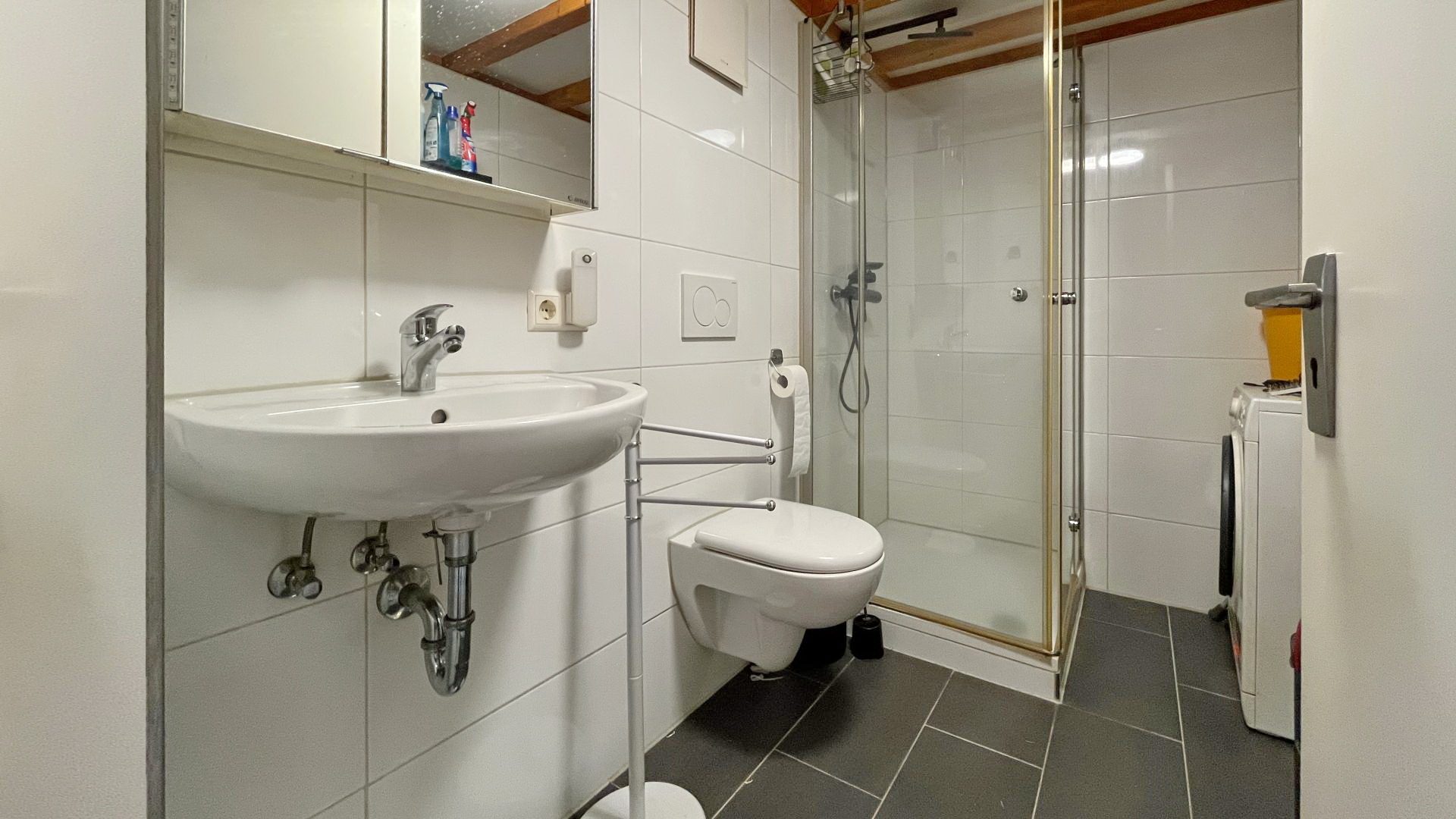 Immobilienangebot - Teningen / Köndringen - Wohnen & Investment & Rest - Bieterverfahren: Winzerhof mit großem Grundstück und Weinstube in Köndringen