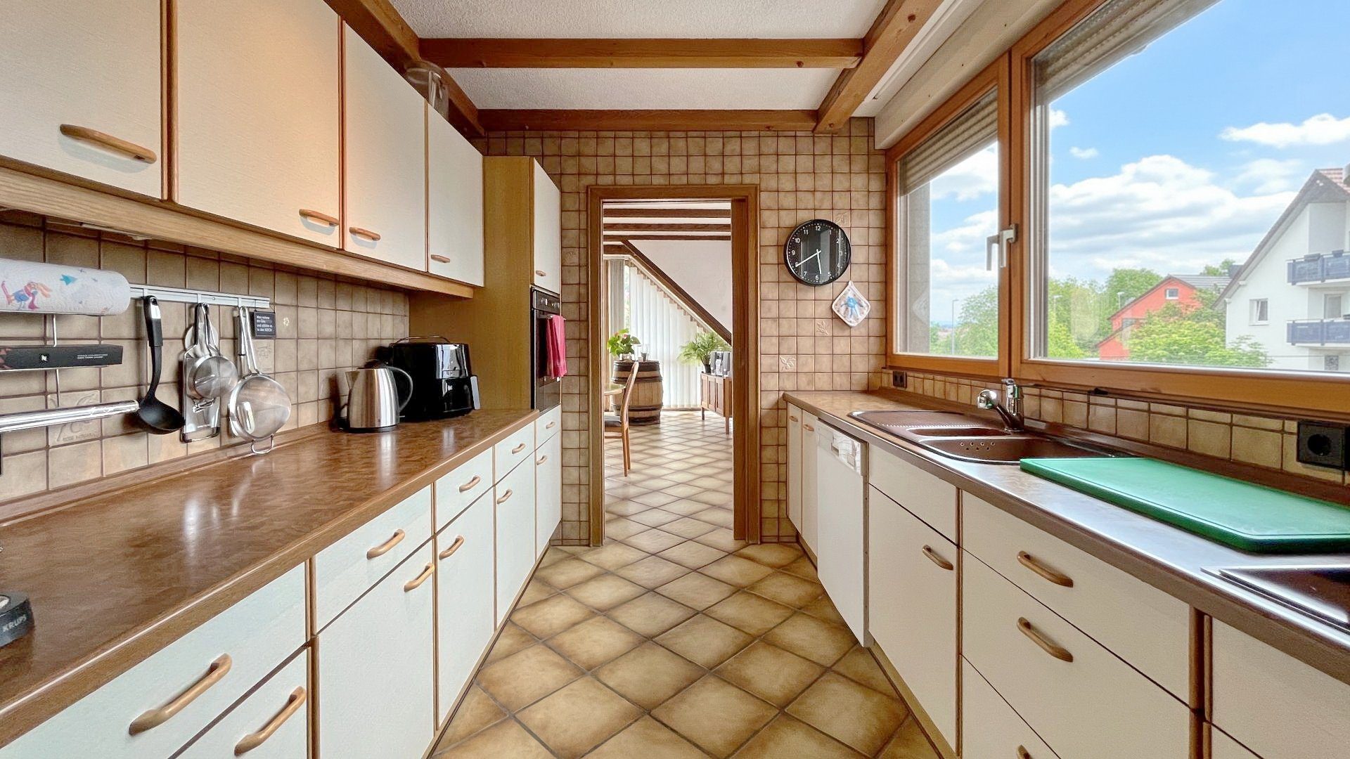 Immobilienangebot - Teningen / Köndringen - Wohnen & Investment & Rest - Bieterverfahren: Winzerhof mit großem Grundstück und Weinstube in Köndringen