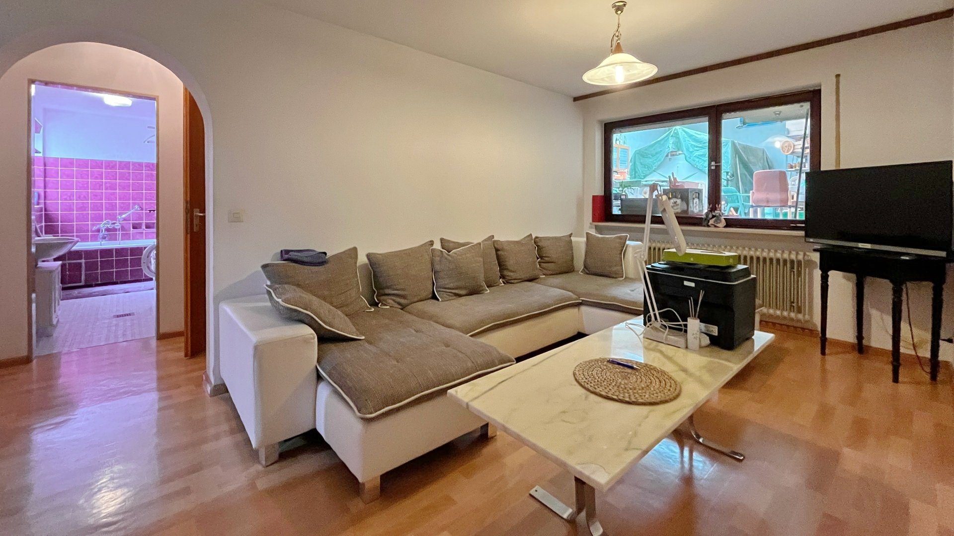 Immobilienangebot - Teningen / Köndringen - Wohnen & Investment & Rest - Bieterverfahren: Winzerhof mit großem Grundstück und Weinstube in Köndringen