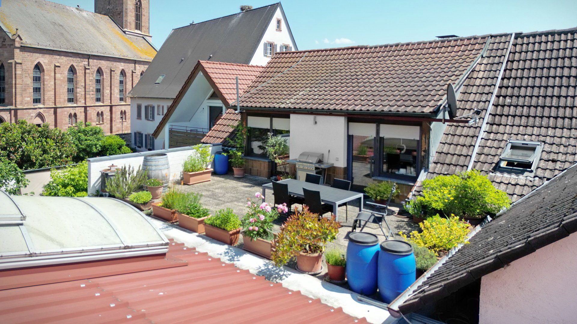 Immobilienangebot - Teningen / Köndringen - Wohnen & Investment & Rest - Bieterverfahren: Winzerhof mit großem Grundstück und Weinstube in Köndringen