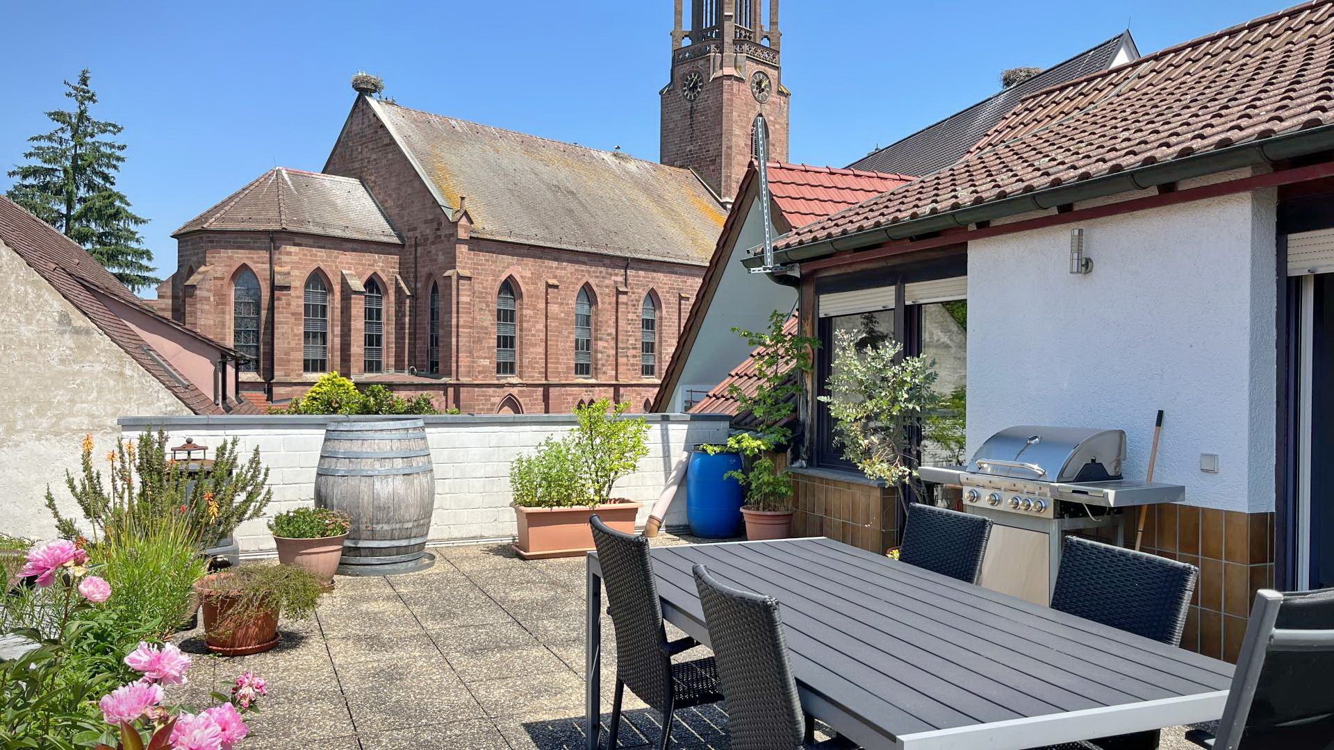 Immobilienangebot - Teningen / Köndringen - Wohnen & Investment & Rest - Bieterverfahren: Winzerhof mit großem Grundstück und Weinstube in Köndringen