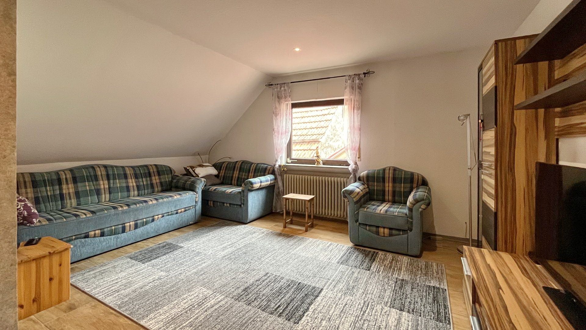 Immobilienangebot - Teningen / Köndringen - Wohnen & Investment & Rest - Bieterverfahren: Winzerhof mit großem Grundstück und Weinstube in Köndringen