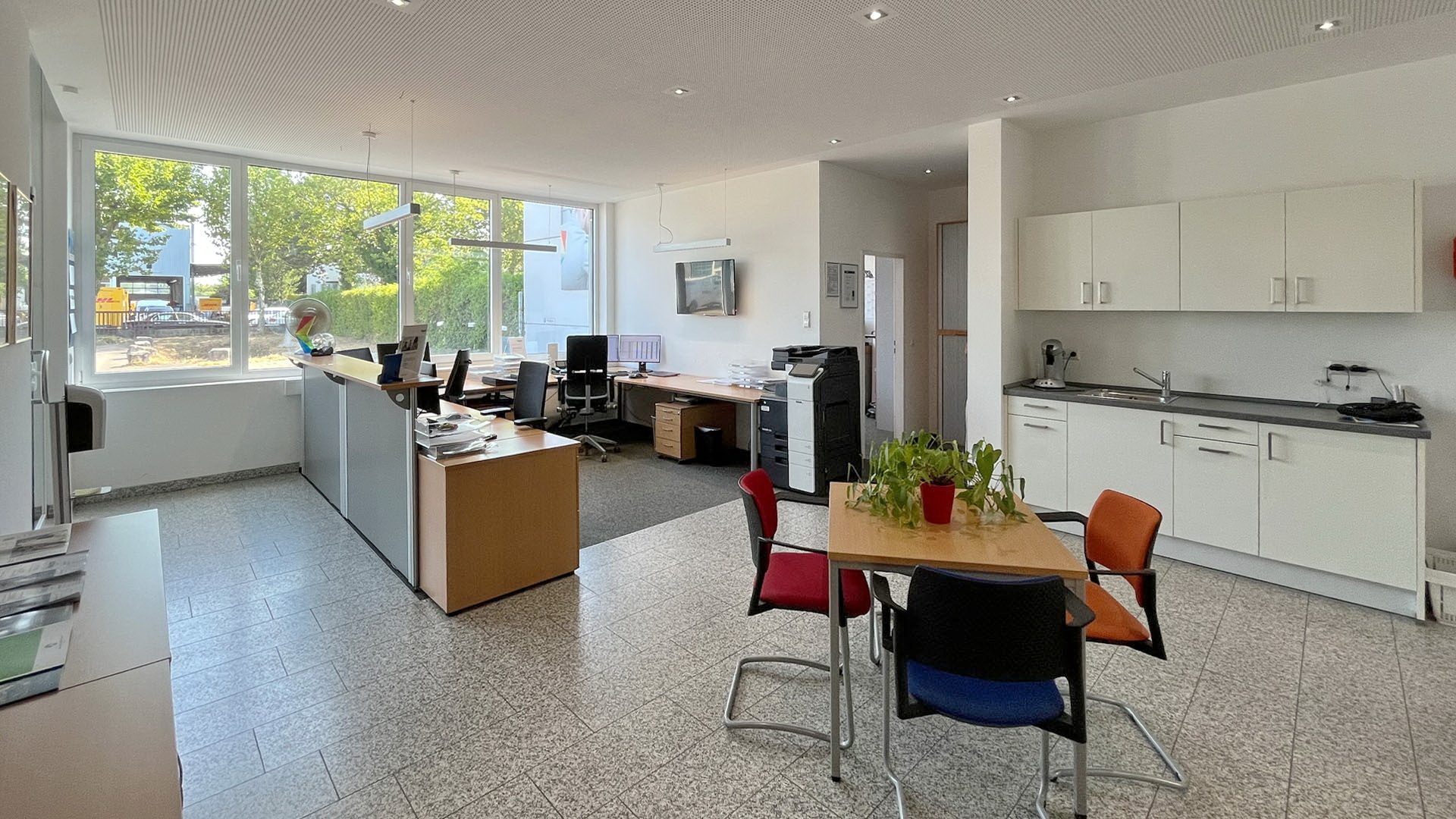 Immobilienangebot - Freiburg im Breisgau - Gewerbe - Moderne Werkstatthalle mit Büro- und Sozialräumen im Industriegebiet Freiburg Nord