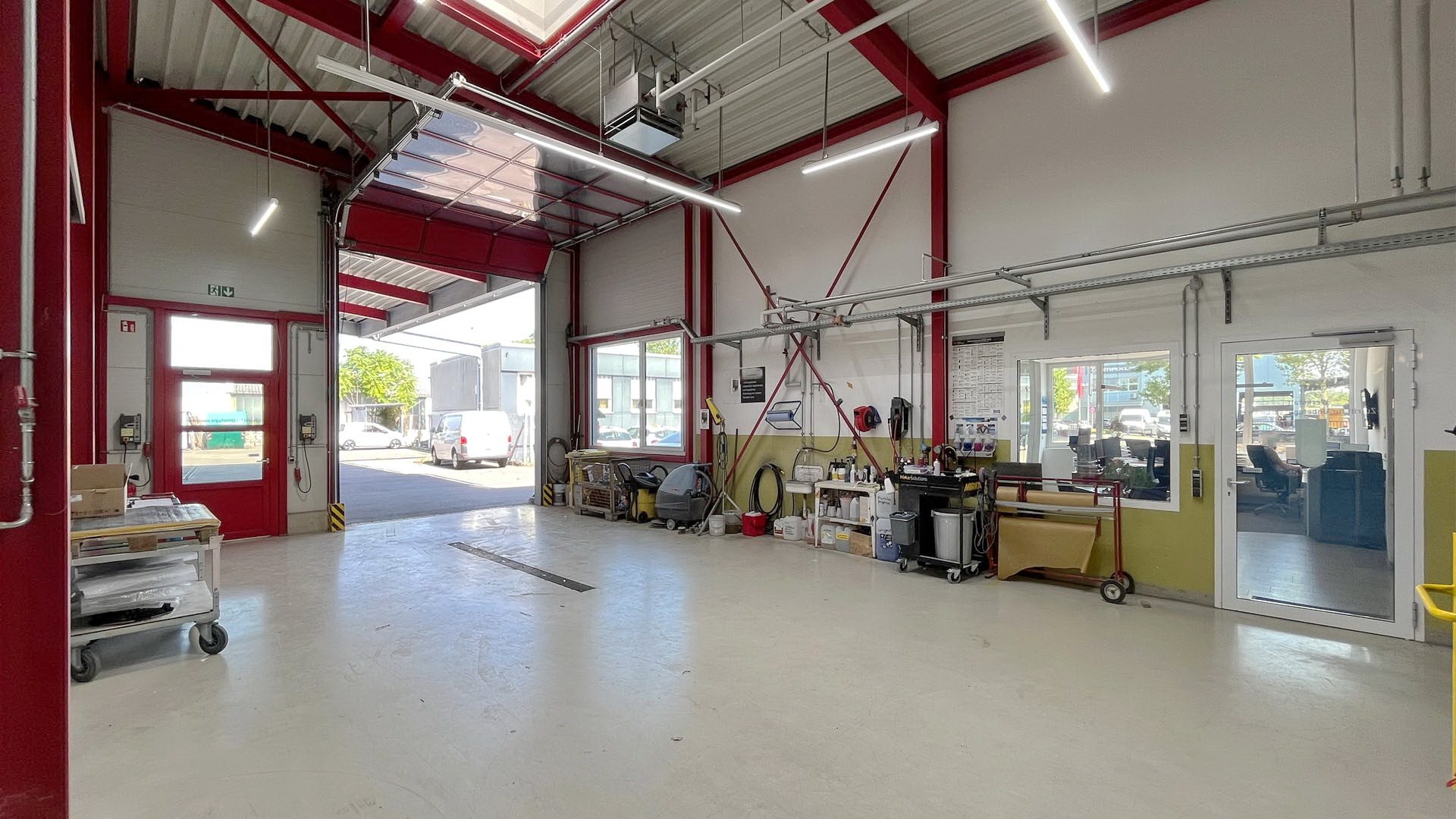 Immobilienangebot - Freiburg im Breisgau - Gewerbe - Moderne Werkstatthalle mit Büro- und Sozialräumen im Industriegebiet Freiburg Nord