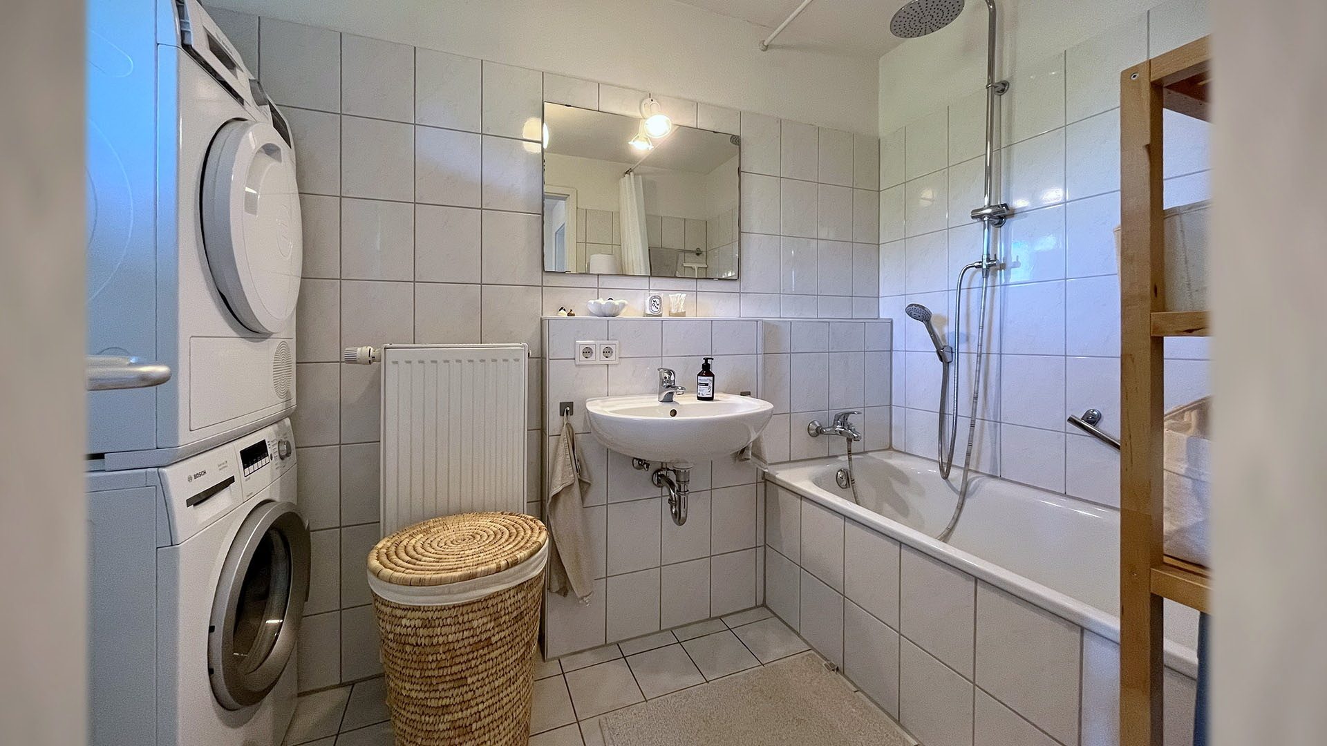 Immobilienangebot - Freiburg i. Br. / Vauban - Wohnen & Investment & Rest - WG-taugliche 2-Zimmer-Wohnung mit Tiefgaragenstellplatz im Vauban - bezugsfrei ab Ende November