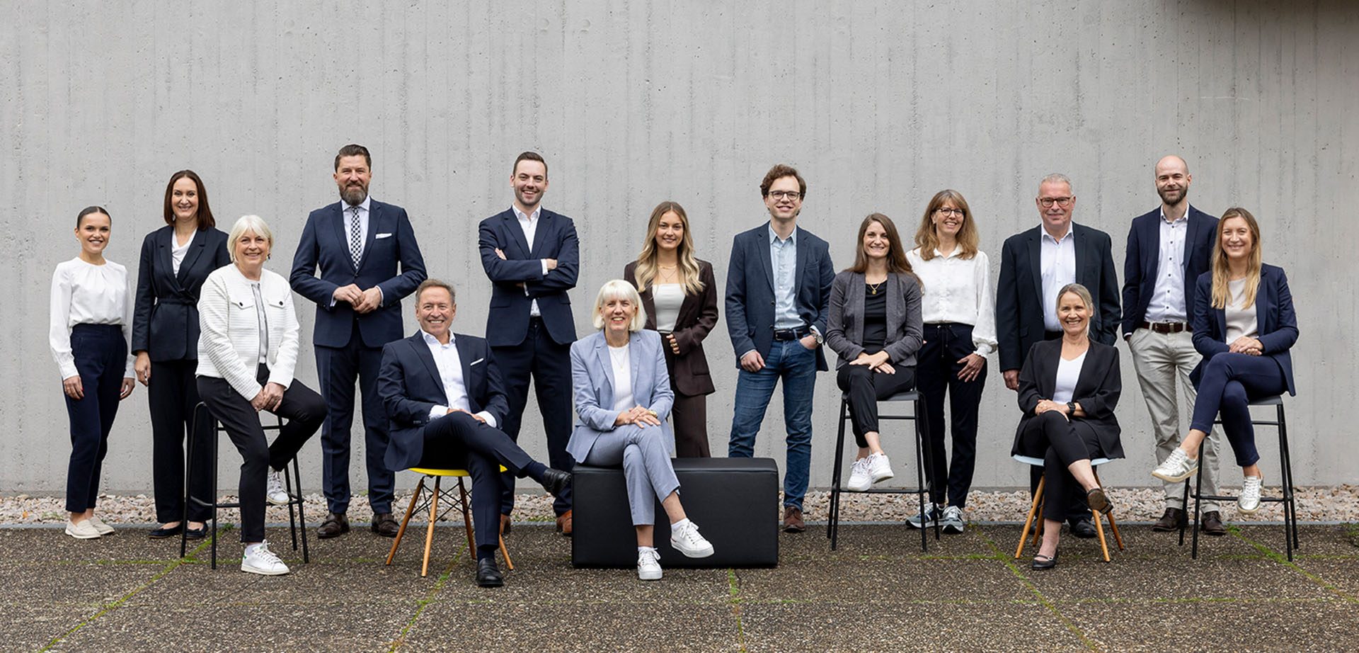 menschen_bei_gisinger_immobilienmakler_team Gisinger Immobilien Freiburg - Immobilienmakler-Team