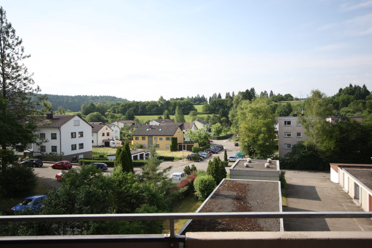 Ingo Leibinger Immobilienvermittlung - Immobilienangebot - Tuttlingen - Alle - Provisionsfrei! Solide 3,5-Zimmerwohnung mit Balkon und Garage