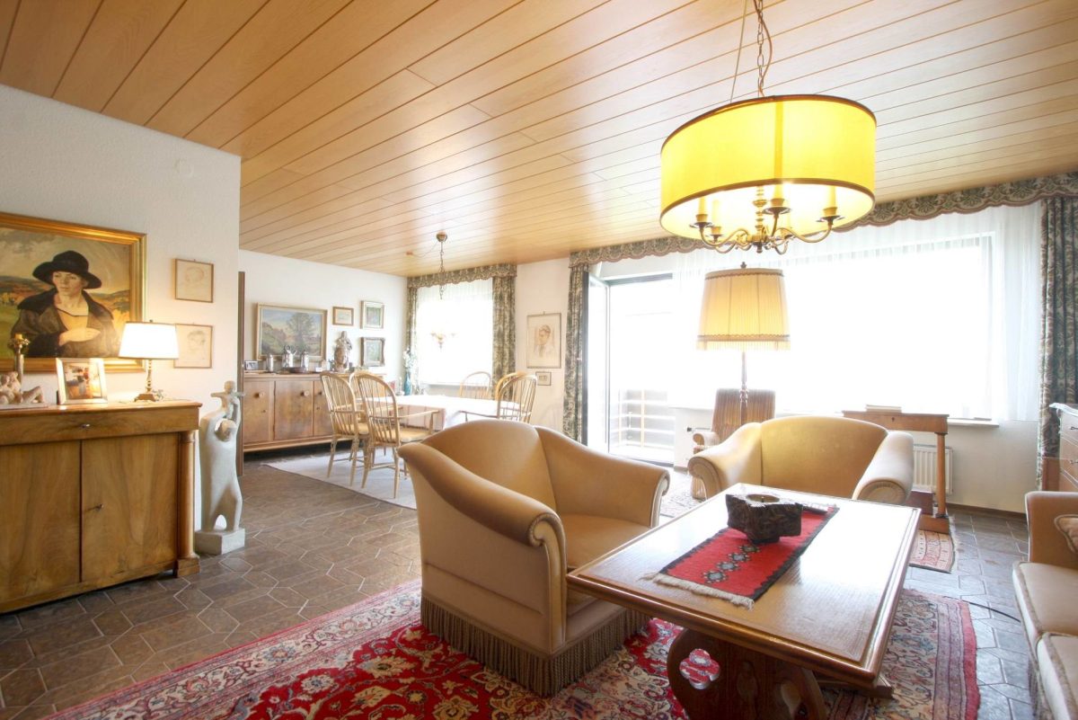 Ingo Leibinger Immobilienvermittlung - Immobilienangebot - Tuttlingen - Alle - Gepflegte 4,5 Zimmer-Wohnung mit Balkon und Garage in renommierter Wohnlage