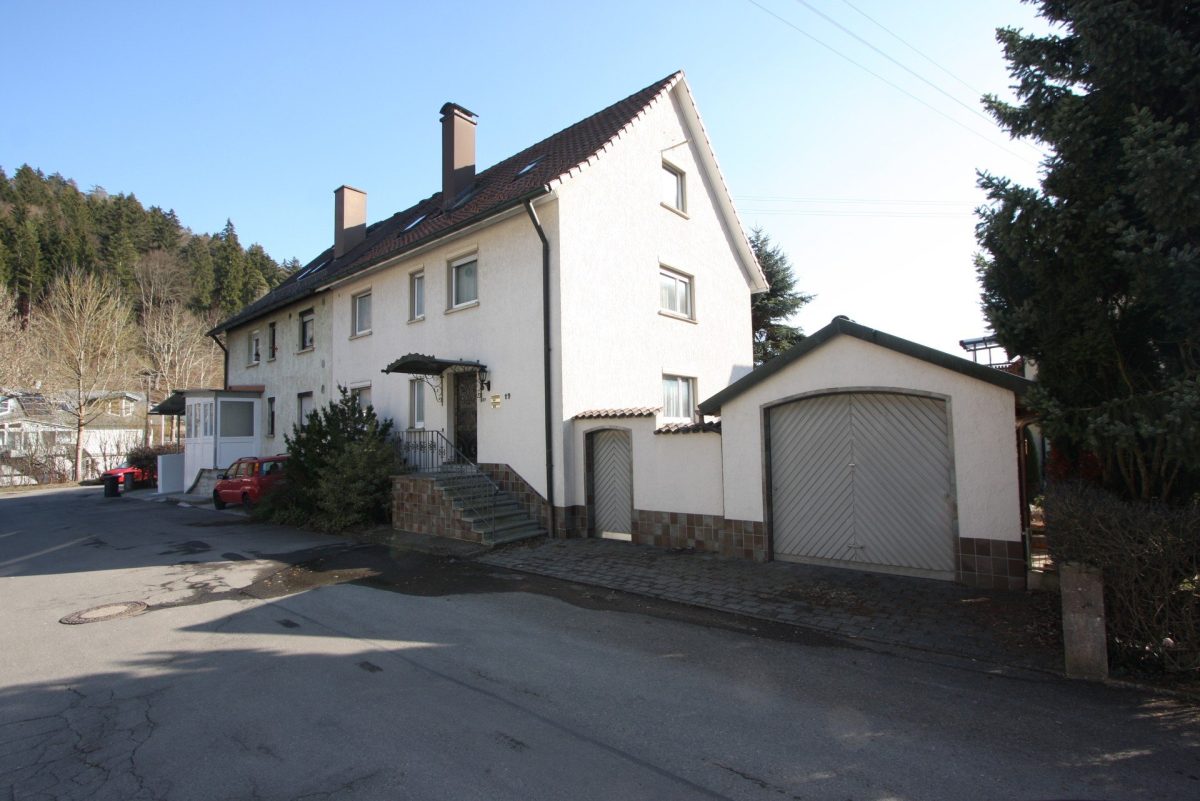 Ingo Leibinger Immobilienvermittlung - Immobilienangebot - Tuttlingen - Haus - Zwei Wohnungen unter einem Dach - Ihr Mehrgenerationen-geeignetes Zuhause!