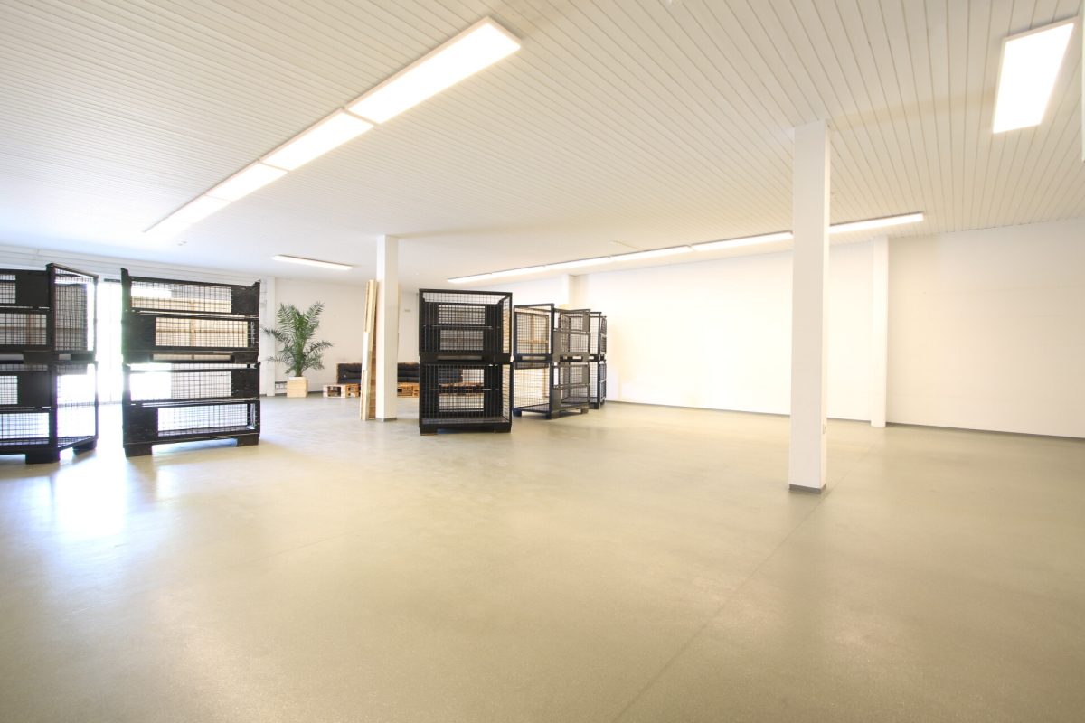 Ingo Leibinger Immobilienvermittlung - Immobilienangebot - Tuttlingen - Alle - Gewerbehalle (Verkaufsraum - Büro - Lager) am perfekten Standort zu vermieten !