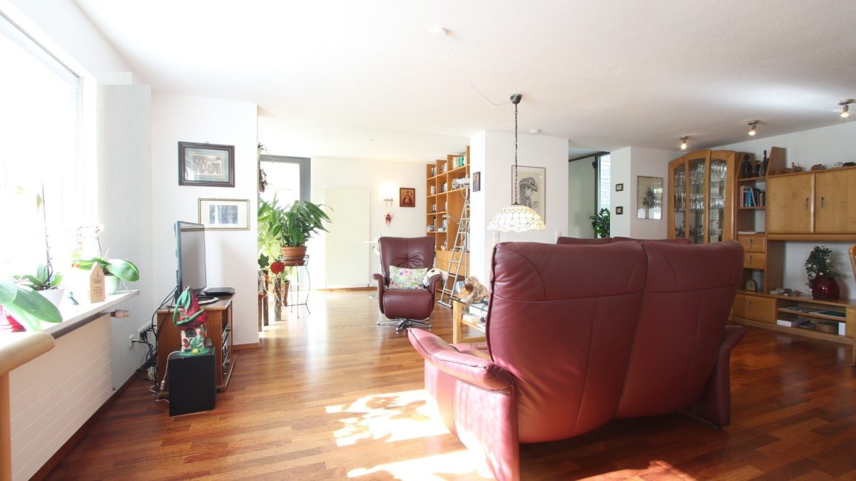 Ingo Leibinger Immobilienvermittlung - Immobilienangebot - Mühlheim-Stetten - Alle - Modern erweitertes Einfamilienhaus mit schöner Lage in Mühlheim-Stetten!