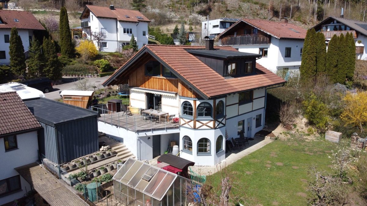 Ingo Leibinger Immobilienvermittlung - Immobilienangebot - Mühlheim - Alle - Großzügiges Einfamilienhaus mit herrlichem Blick über Mühlheim!