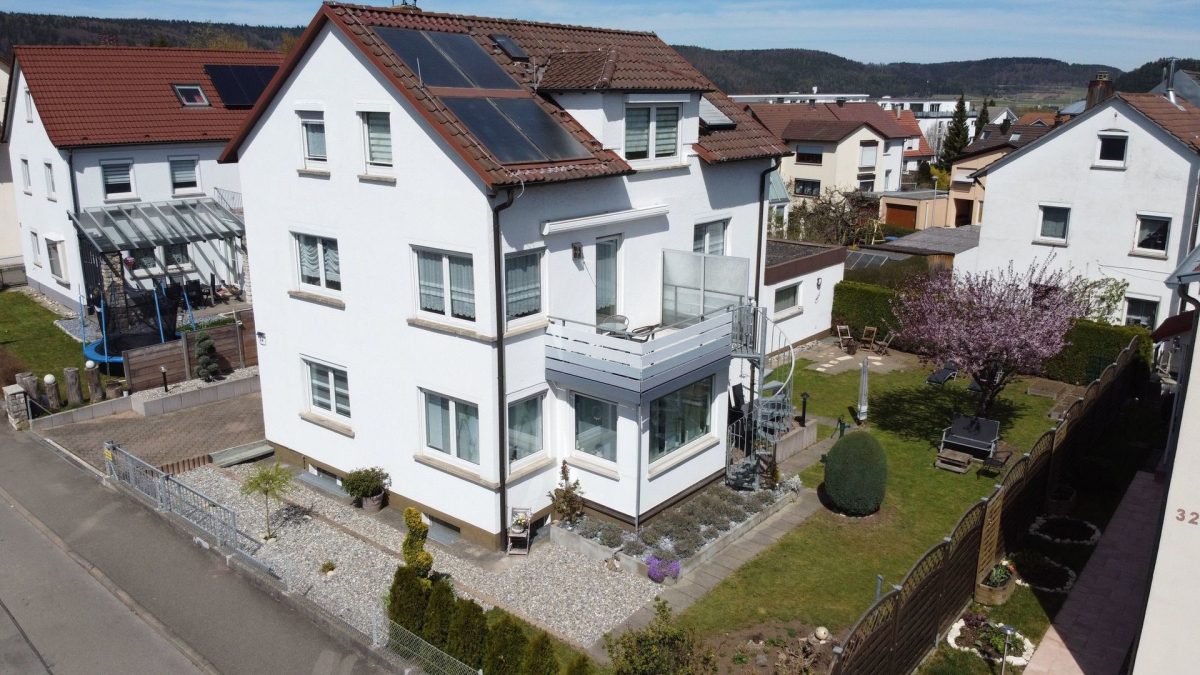 Ingo Leibinger Immobilienvermittlung - Immobilienangebot - Tuttlingen - Alle - Komplett ausgebautes 1-3 Familienhaus in der Tuttlinger Nordstadt!