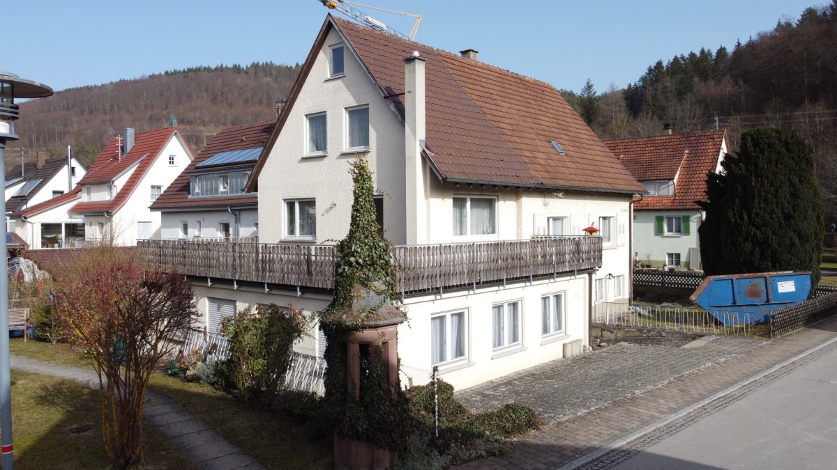Ingo Leibinger Immobilienvermittlung - Immobilienangebot - Fridingen an der Donau - Alle - Einfamilienhaus in Fridingen mit angebauter Werkstatt!