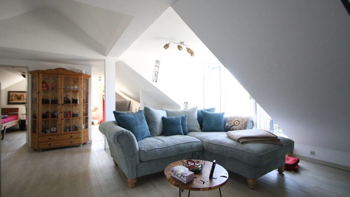 Ingo Leibinger Immobilienvermittlung - Immobilienangebot - Tuttlingen - Alle - Dachwohnung mit herrlichem Ausblick in ruhiger Lage!