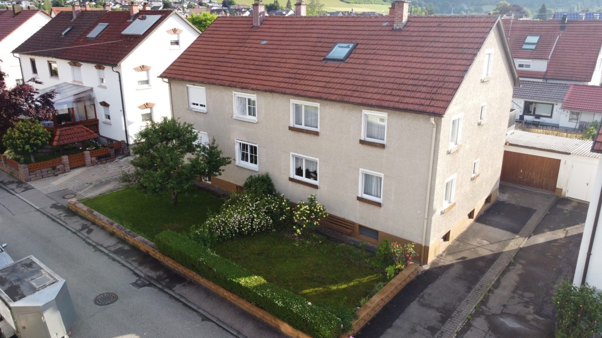 Ingo Leibinger Immobilienvermittlung - Immobilienangebot - Mühlheim an der Donau - Alle - Doppelhaushälfte mit Garten und großer Garage
