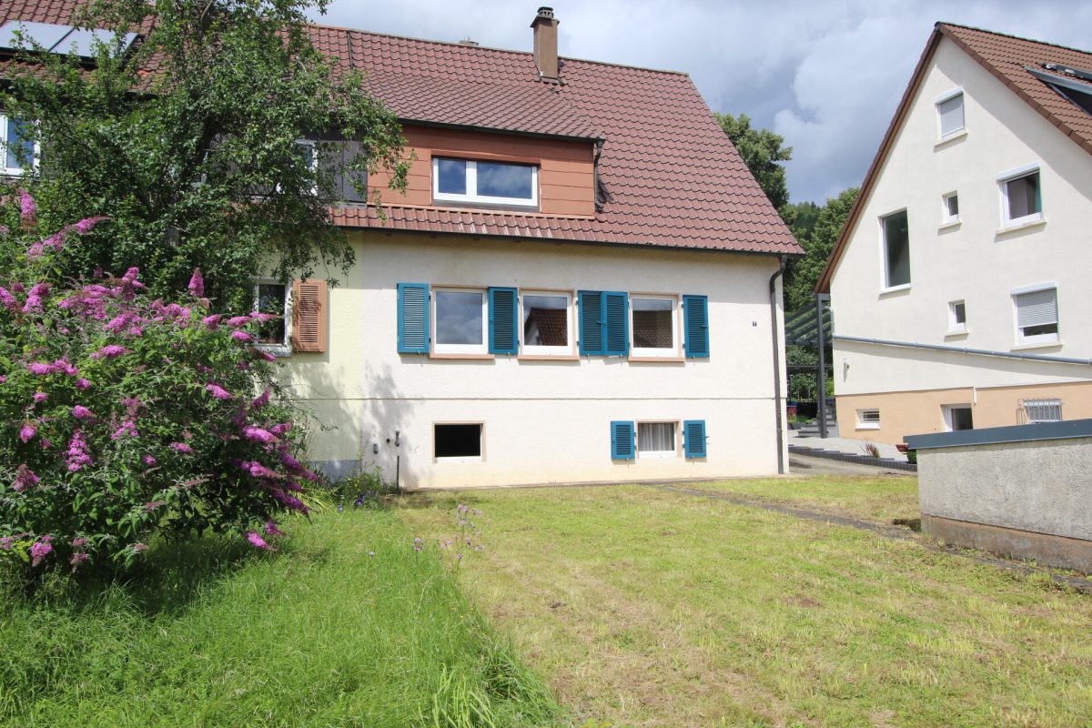 Ingo Leibinger Immobilienvermittlung - Immobilienangebot - Tuttlingen - Alle - Haus in ruhiger Lage mit Garten und Garage