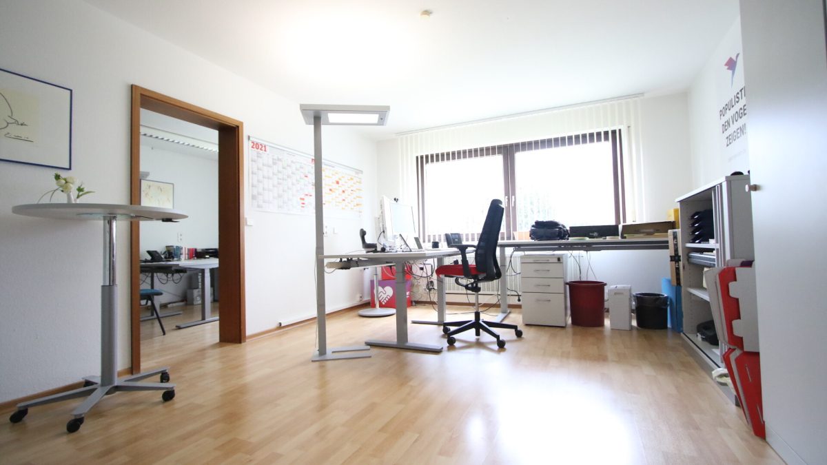 Ingo Leibinger Immobilienvermittlung - Immobilienangebot - Tuttlingen - Alle - 4,0%* Vermietete Bürofläche zur Kapitalanlage in bester Lage, auch als Wohnfläche nutzbar!