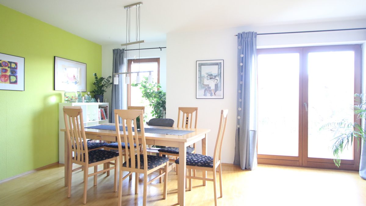 Ingo Leibinger Immobilienvermittlung - Immobilienangebot - Spaichingen - Alle - Haus mit 10 Zimmern, Garage & Garten