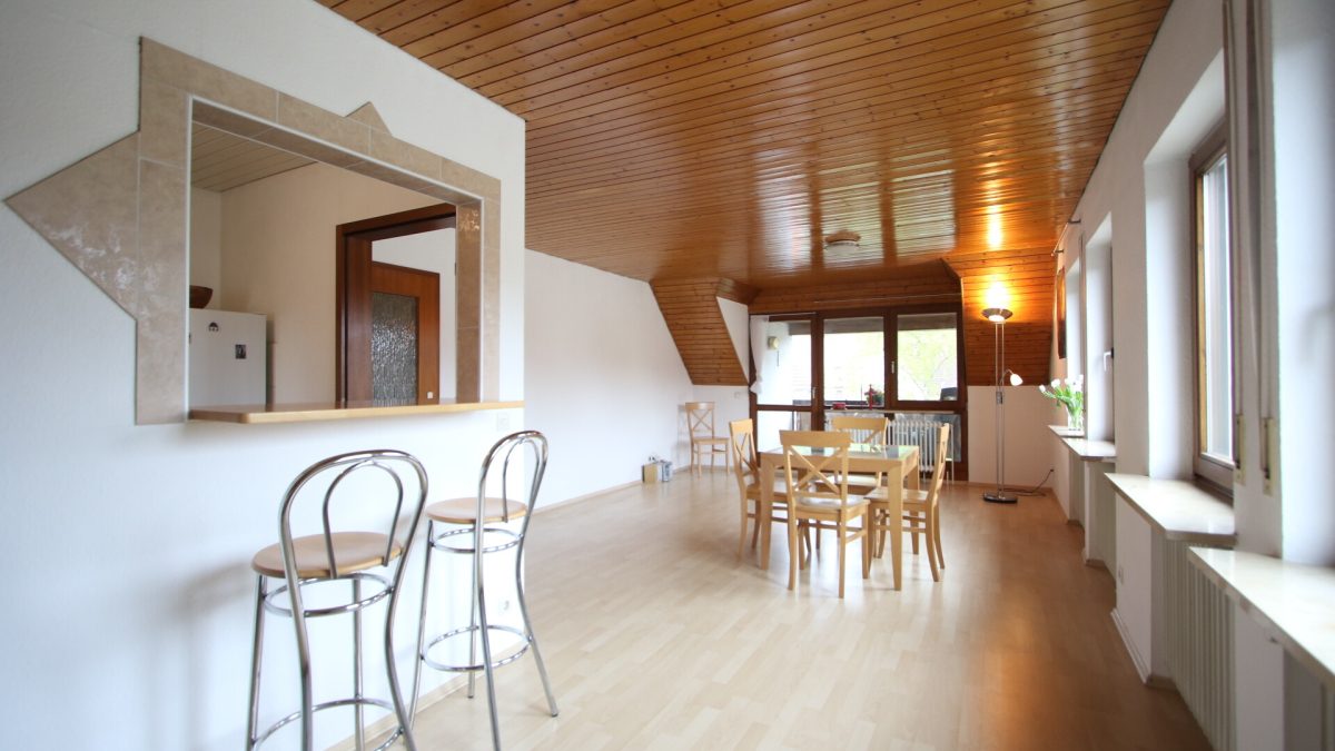 Ingo Leibinger Immobilienvermittlung - Immobilienangebot - Fridingen an der Donau - Alle - 3-Zimmer Dachwohnung mit Balkon und Tiefgaragenstellplatz!