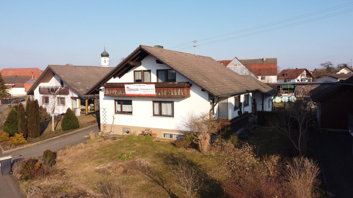 Ingo Leibinger Immobilienvermittlung - Immobilienangebot - Buchheim - Alle - Einfamilienhaus mit großem Grundstück in Buchheim!