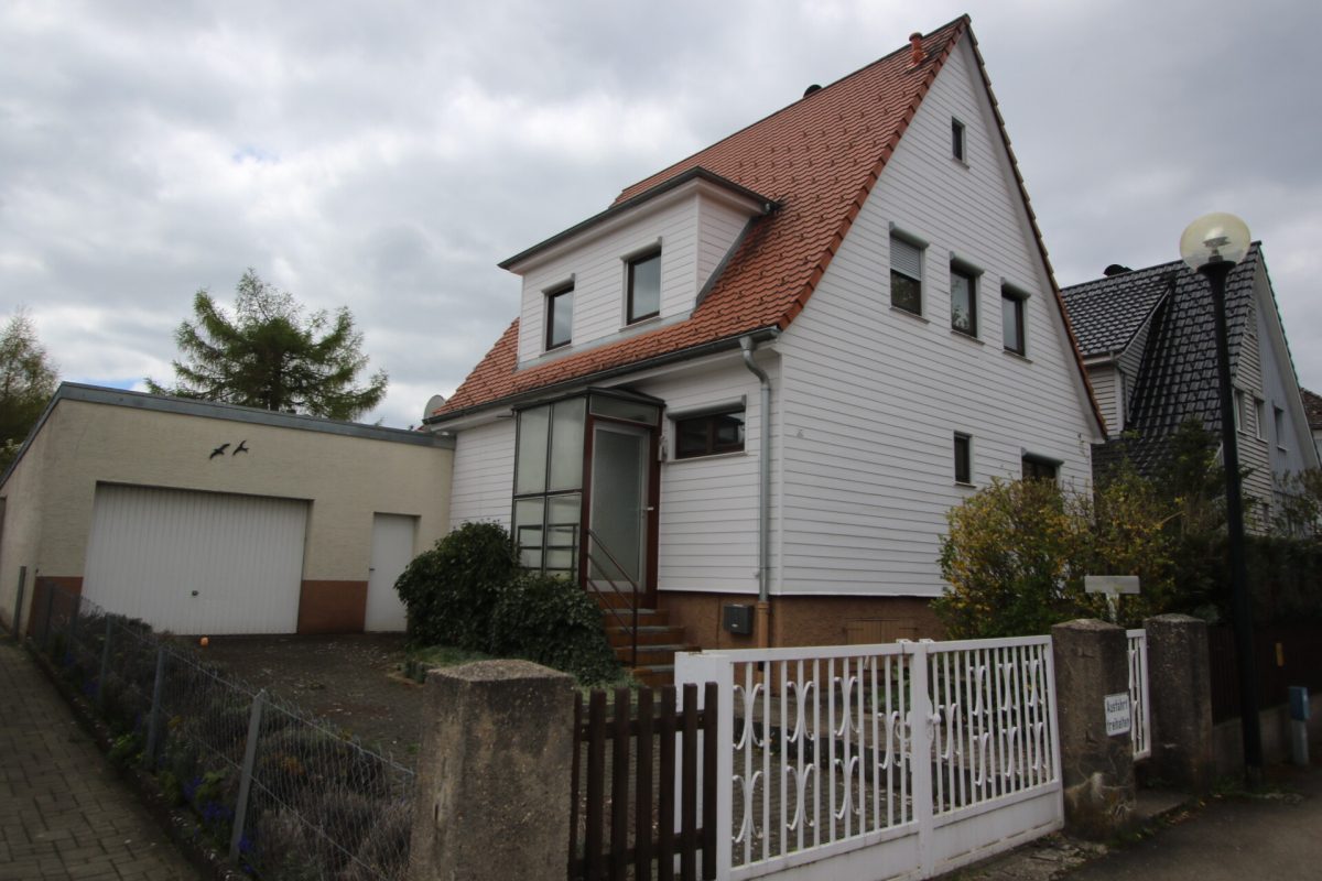 Ingo Leibinger Immobilienvermittlung - Immobilienangebot - Trossingen - Alle - Einfamilienhaus in schöner Wohnlage nähe Zentrum