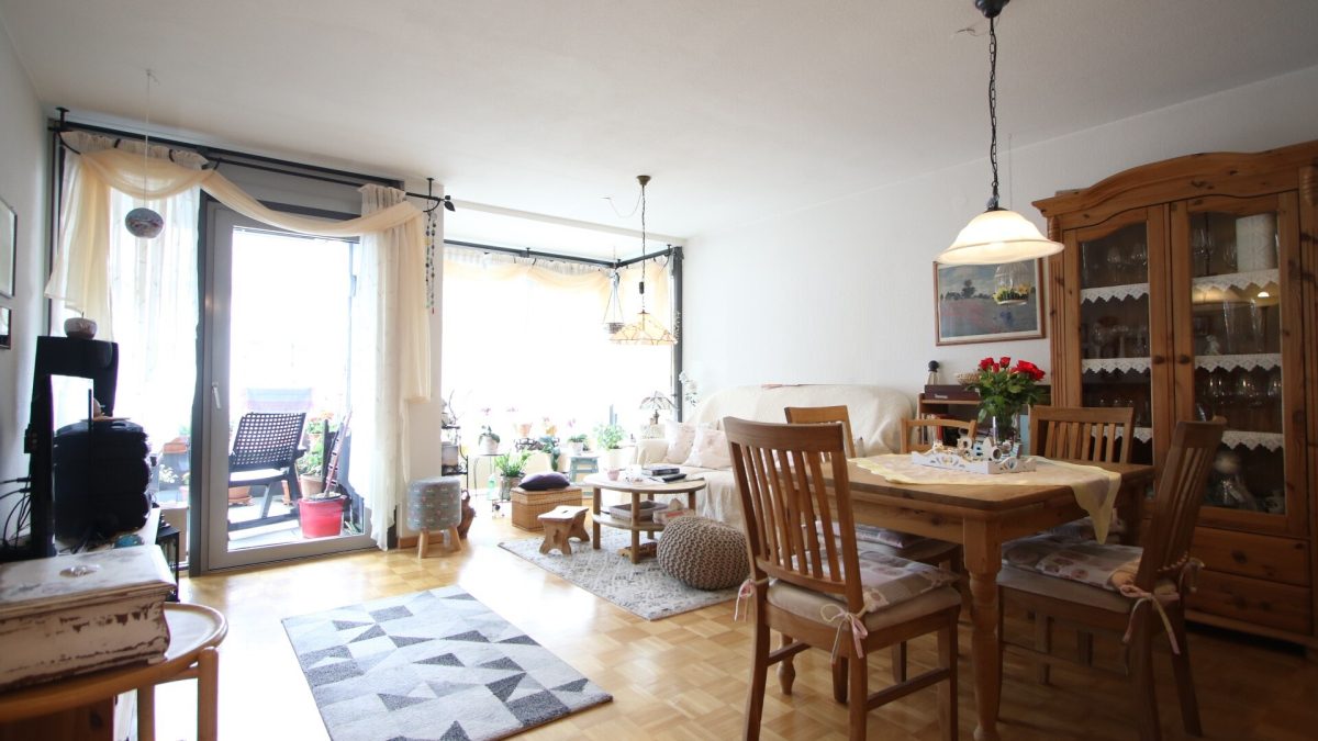 Ingo Leibinger Immobilienvermittlung - Immobilienangebot - Trossingen - Alle - Schöne 2-Zi-Wohnung mit Tiefgaragenstellplatz und Aufzug im Zentrum!