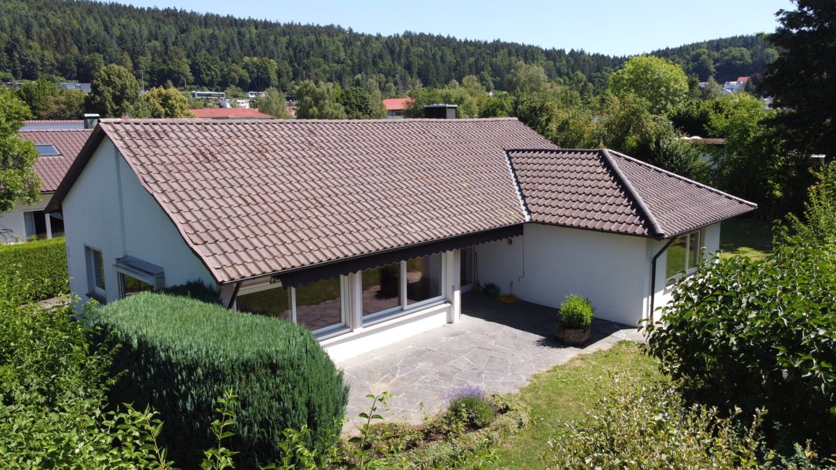 Ingo Leibinger Immobilienvermittlung - Immobilienangebot - Tuttlingen - Alle - Barrierearmer Bugalow mit gr. Garten & Garage
