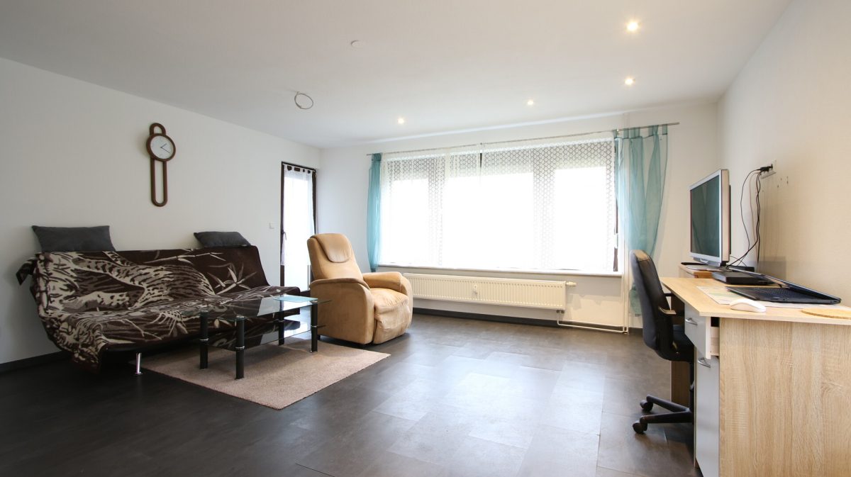 Ingo Leibinger Immobilienvermittlung - Immobilienangebot - Villingen-Schwenningen - Alle - 3 Zimmer Wohnung, sofort beziehbar, mit Balkon und Garage in VS-Schwenningen!