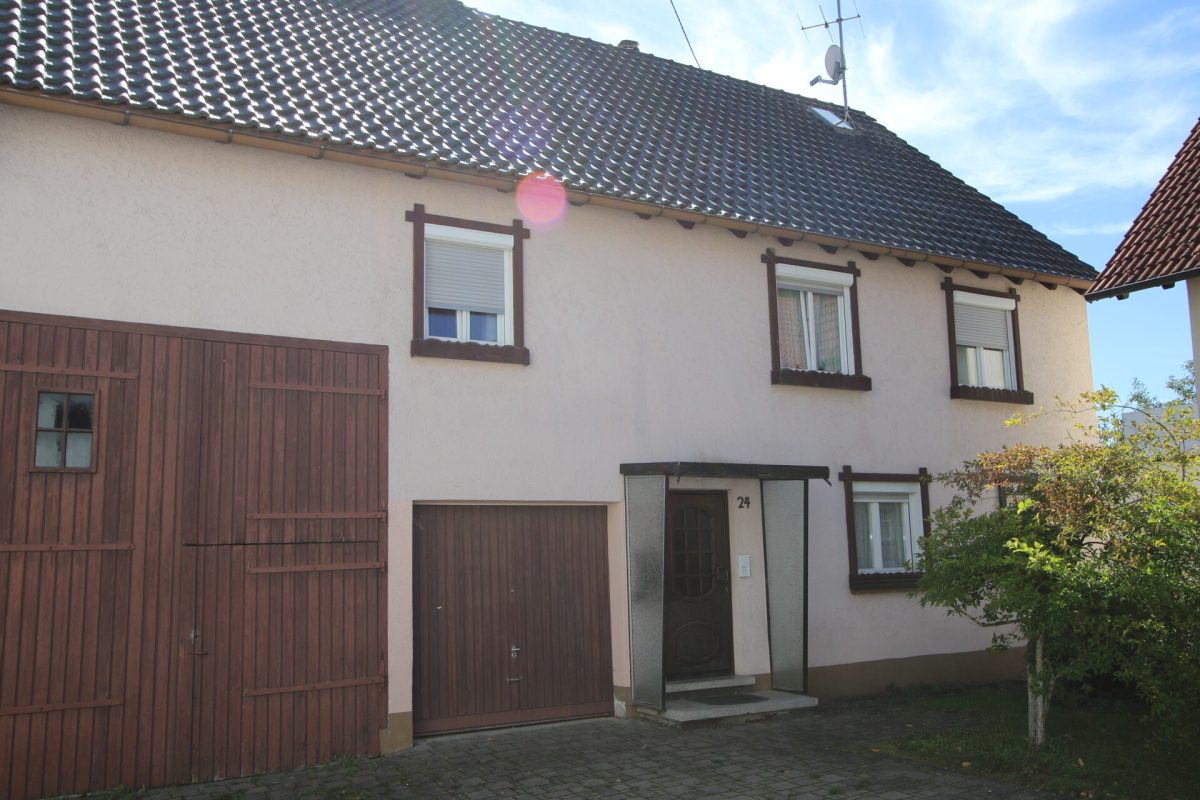 Ingo Leibinger Immobilienvermittlung - Immobilienangebot - Neuhausen - Alle - Ehemaliges Bauernhaus in Neuhausen o.E. !