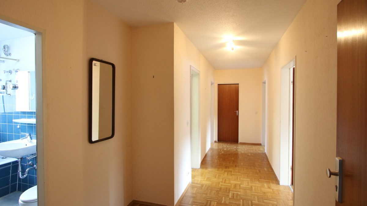 Ingo Leibinger Immobilienvermittlung - Immobilienangebot - Tuttlingen - Alle - Geräumige 3 Zimmer-Wohnung, sofort beziehbar, mit Balkon, Stellplatz und Aufzug