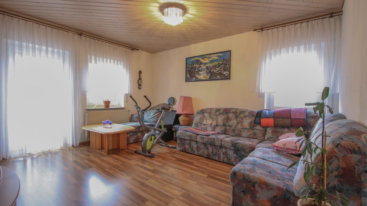 Ingo Leibinger Immobilienvermittlung - Immobilienangebot - Emmingen-Liptingen - Alle - Geräumige 3,5 Zimmer mit Balkon, Tiefgaragen- und Außenstellplatz - "ab 01.08.25 FREI"
