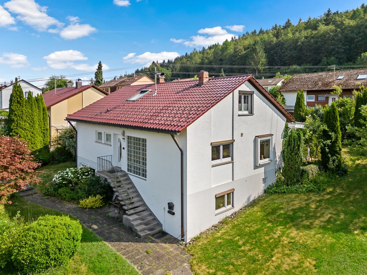 Ingo Leibinger Immobilienvermittlung - Immobilienangebot - Tuttlingen - Alle - PROVISIONSFREI - Einfamilienhaus mit Doppelgarage und tollem Garten