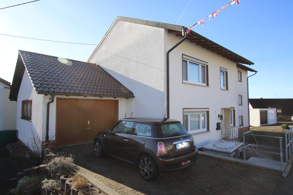 Ingo Leibinger Immobilienvermittlung - Immobilienangebot - Irndorf - Alle - PROVISIONSFREI - Doppelhaushälfte mit großer Garage -z.Zt. vermietet -