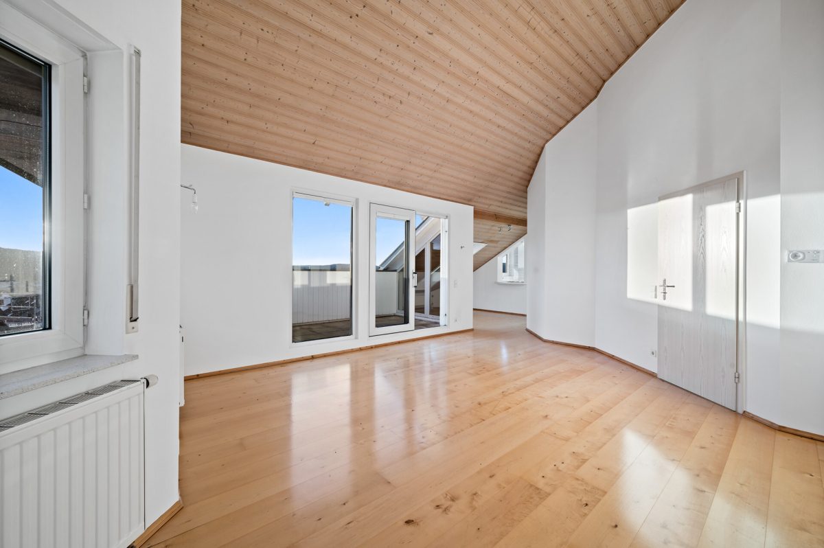 Ingo Leibinger Immobilienvermittlung - Immobilienangebot - Tuttlingen - Alle - PROVISIONSFREI - Traumhaft schöne Dachgeschosswohnung in bevorzugter Wohnlage
