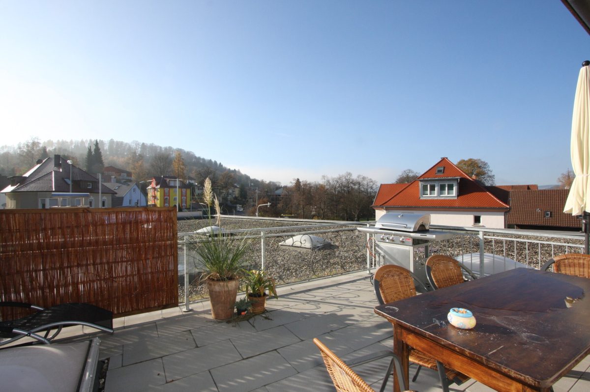 Ingo Leibinger Immobilienvermittlung - Immobilienangebot - Tuttlingen - Alle - Sonnige 5-Zimmerwohnung mit Terrasse und Garage