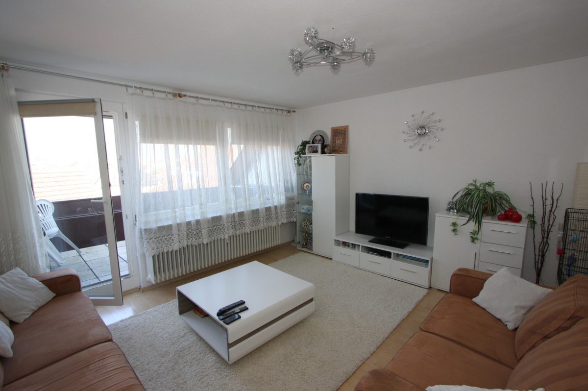 Ingo Leibinger Immobilienvermittlung - Immobilienangebot - Tuttlingen - Alle - 3,5 Zimmerwohnung mit Fernblick und Loggia