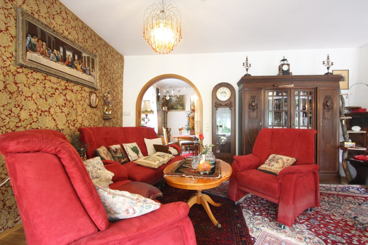 Ingo Leibinger Immobilienvermittlung - Immobilienangebot - Tuttlingen - Alle - Einfamilienhaus mit Garten und Garage - zentrumsnah