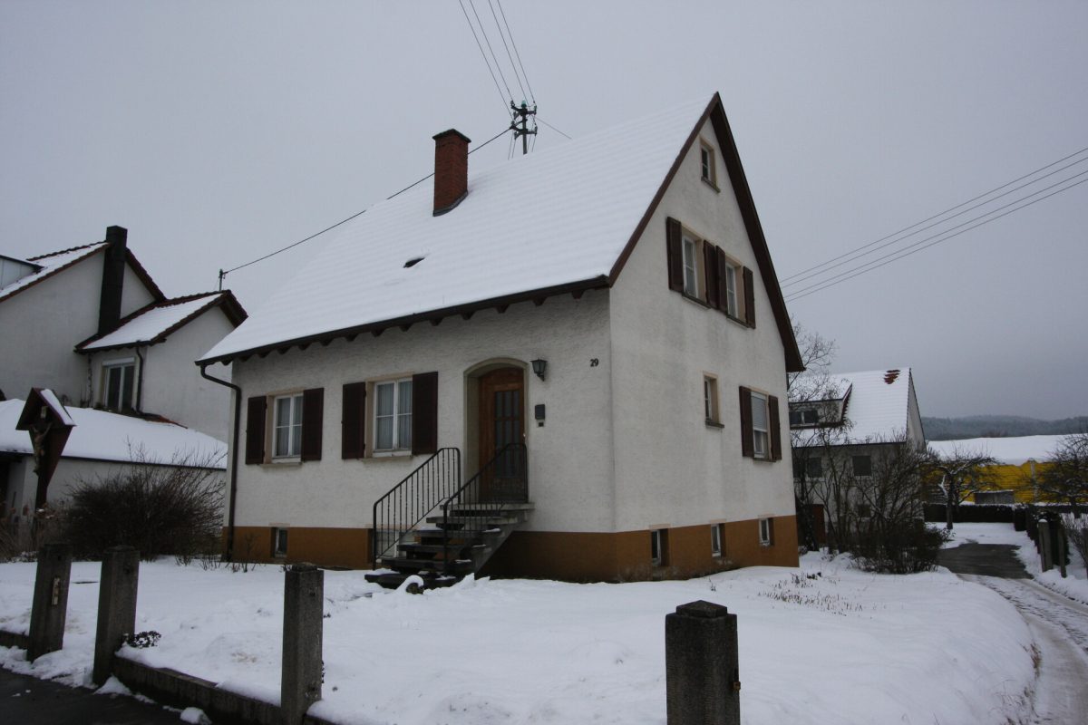 Ingo Leibinger Immobilienvermittlung - Immobilienangebot - Tuttlingen-Nendingen - Alle - Freistehendes Einfamilienhaus mit großem Grundstück