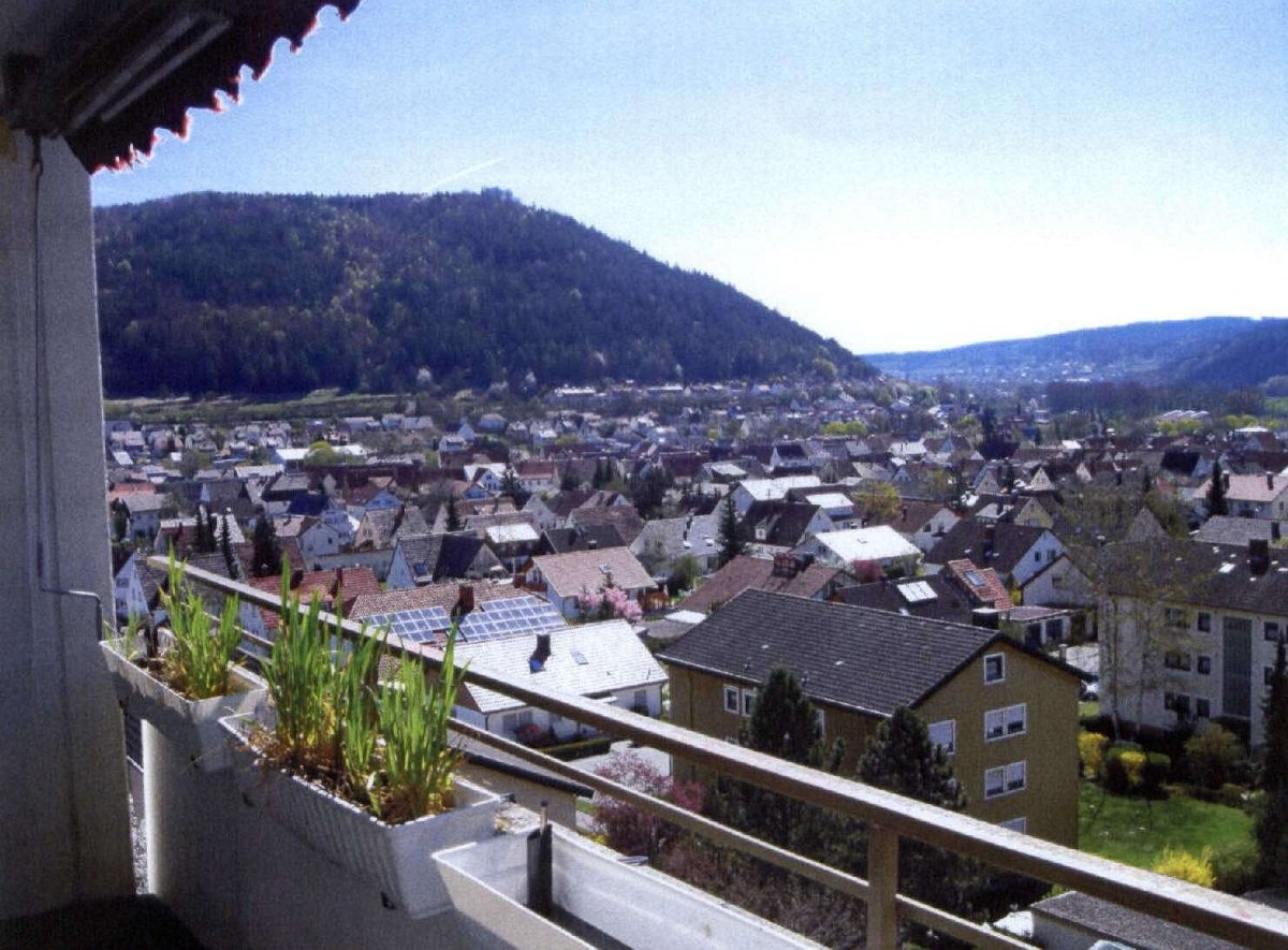 Ingo Leibinger Immobilienvermittlung - Immobilienangebot - Wurmlingen - Alle - Kaiser-Wohnung mit Balkon und Garage