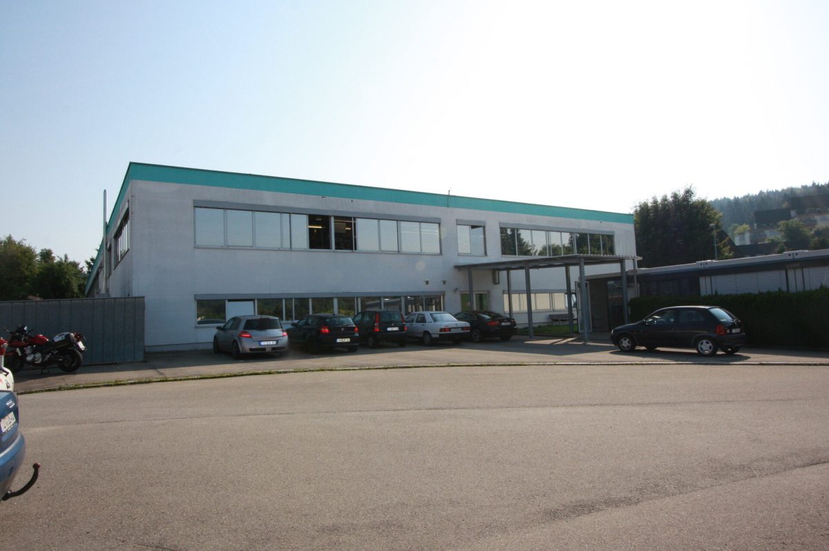 Ingo Leibinger Immobilienvermittlung - Immobilienangebot - Tuttlingen - Alle - Produktionsgebäude mit Büro und Lager 1.610m² Nutzfläche