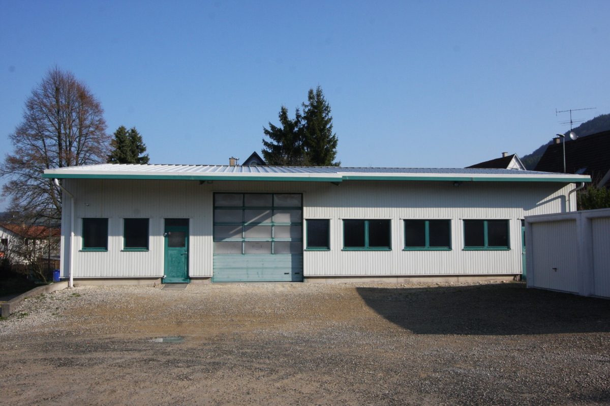 Ingo Leibinger Immobilienvermittlung - Immobilienangebot - Seitingen - Alle - Gewerbehalle TOP ZUSTAND mit Rolltor und Parkplätzen!