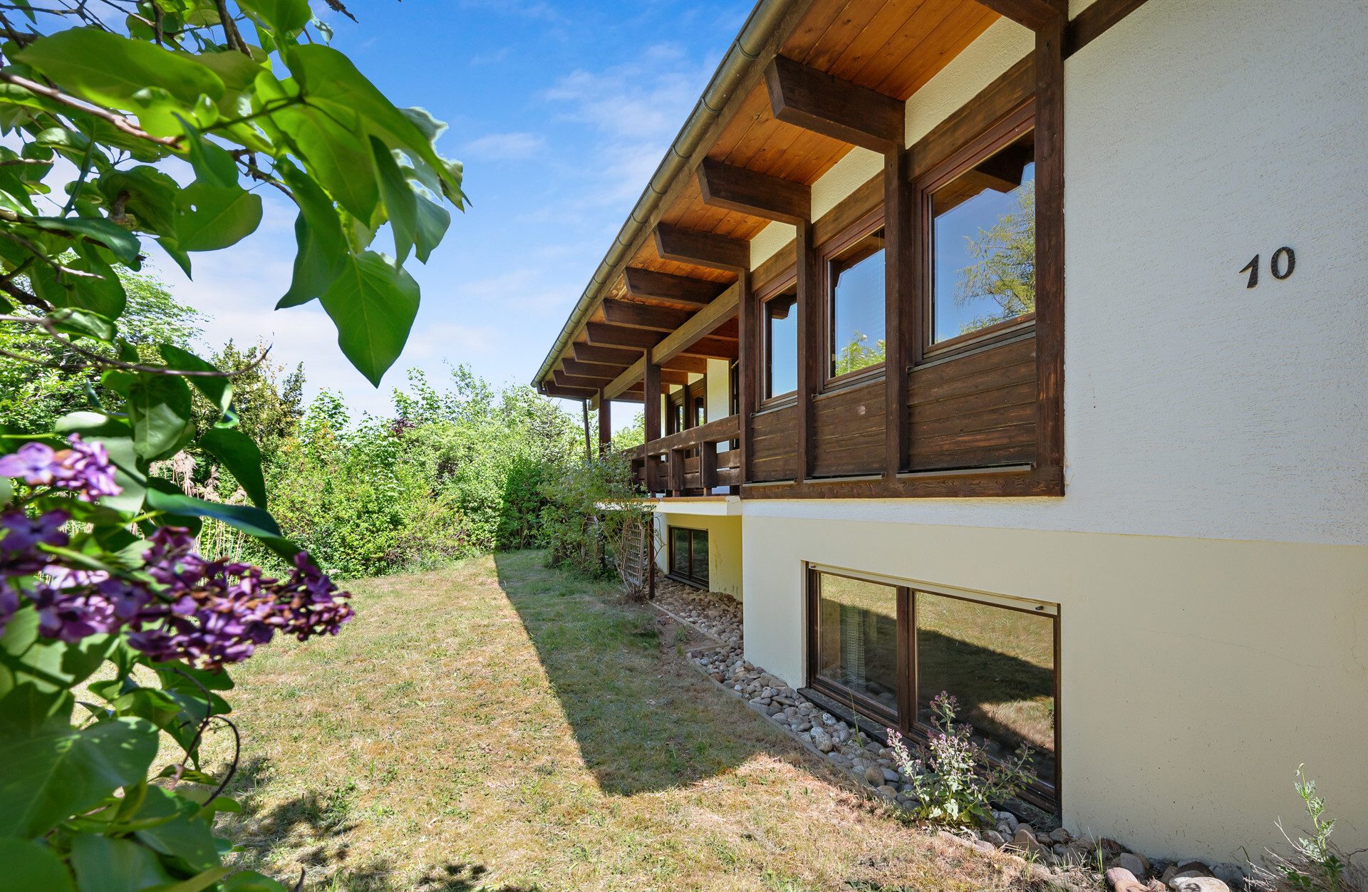 Ingo Leibinger Immobilienvermittlung - Immobilienangebot - Spaichingen - Alle - PROVISIONSFREI - Einfamilienhaus in toller Aussichtslage mit großem Garten und Doppelgarage