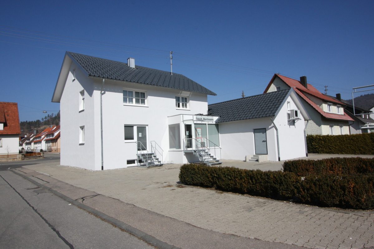Ingo Leibinger Immobilienvermittlung - Immobilienangebot - Mhlheim - Alle - Cafe-Bistro mit Catering Küche und 3 Zi-Wohnung mitten im herrlichen Donautal