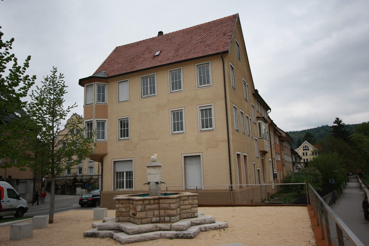 Ingo Leibinger Immobilienvermittlung - Immobilienangebot - Tuttlingen - Alle - 3-stöckiges Wohn- und Geschäftshaus im Zentrum