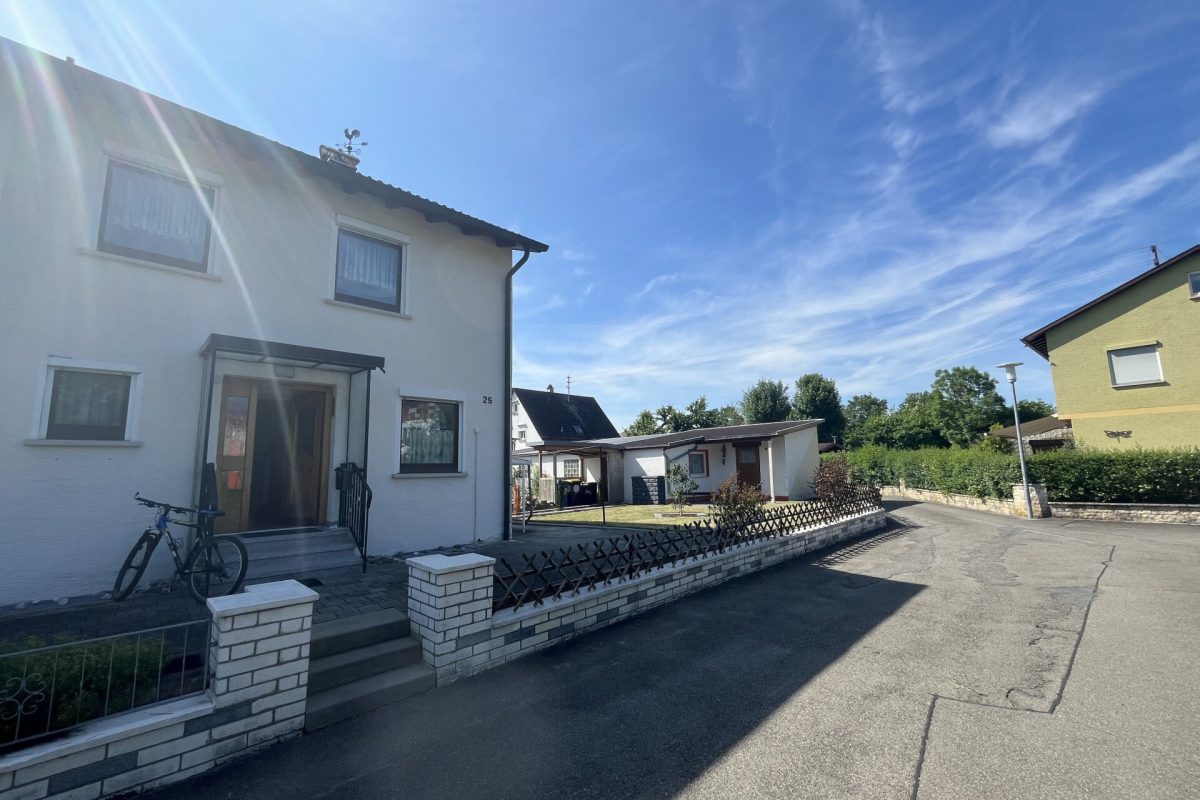 Ingo Leibinger Immobilienvermittlung - Immobilienangebot - Mühlheim - Alle - Doppelhaushälfte mit Wintergarten und Garage in Mühlheim a.D.