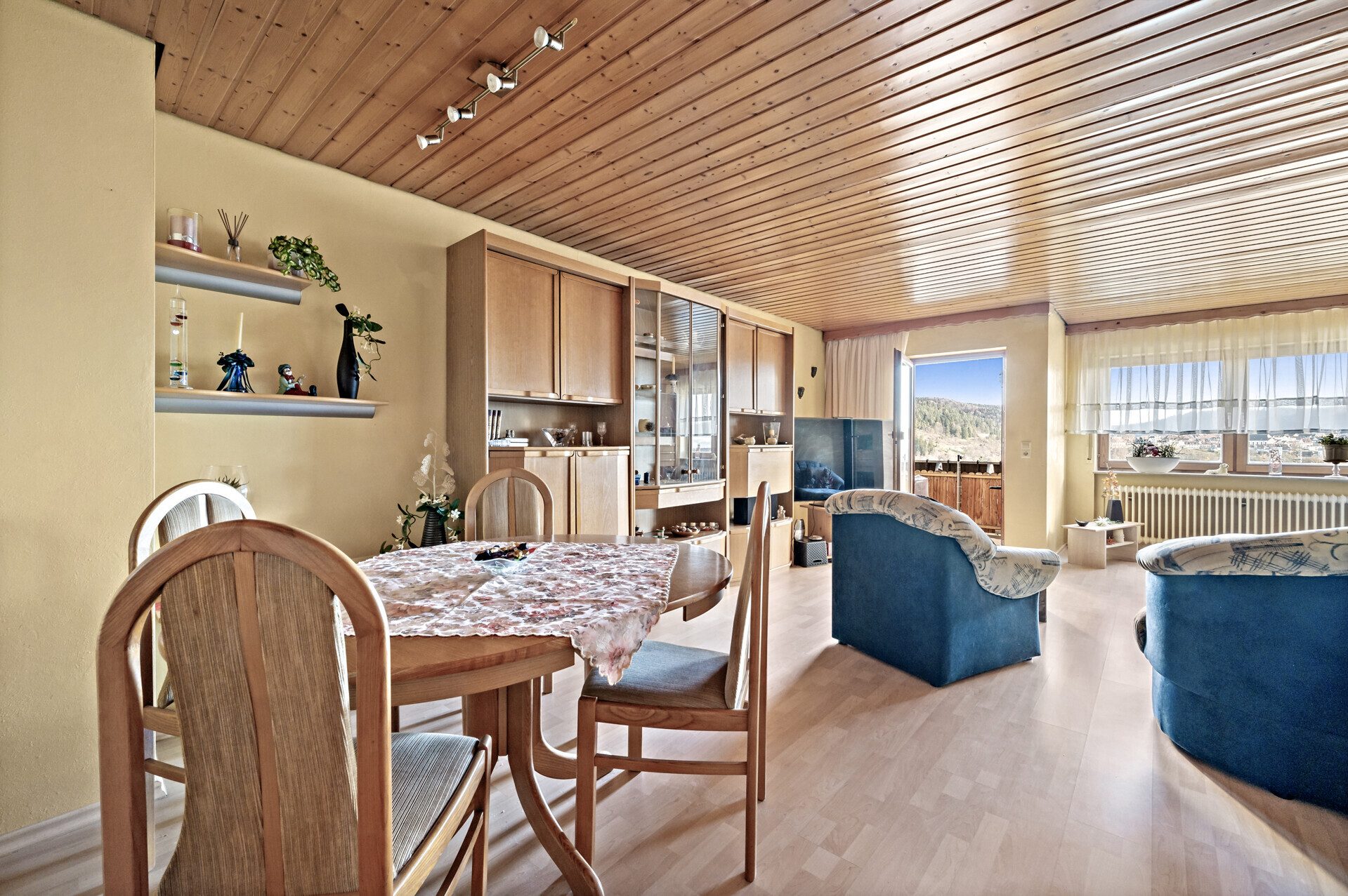 Ingo Leibinger Immobilienvermittlung - Immobilienangebot - Mühlheim an der Donau - Alle - PROVISIONSFREI - Familienfreundliches Reihenhaus mit Garage in ruhiger Lage