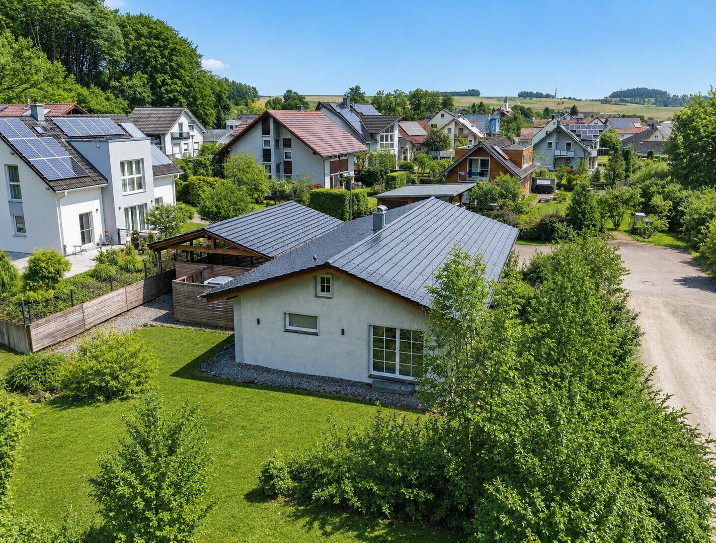 Ingo Leibinger Immobilienvermittlung - Immobilienangebot - Immendingen / Hattingen - Alle - Design Bungalow mit Carport an ruhiger Waldrandlage
- PROVISIONSFREI -