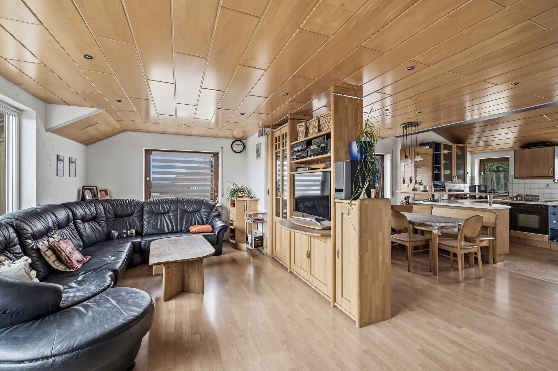 Ingo Leibinger Immobilienvermittlung - Immobilienangebot - Sauldorf - Alle - PROVISIONSFREI - Platz für die ganze Familie und mehr - großes Haus mit 2 Wohnungen, Garten & Garage